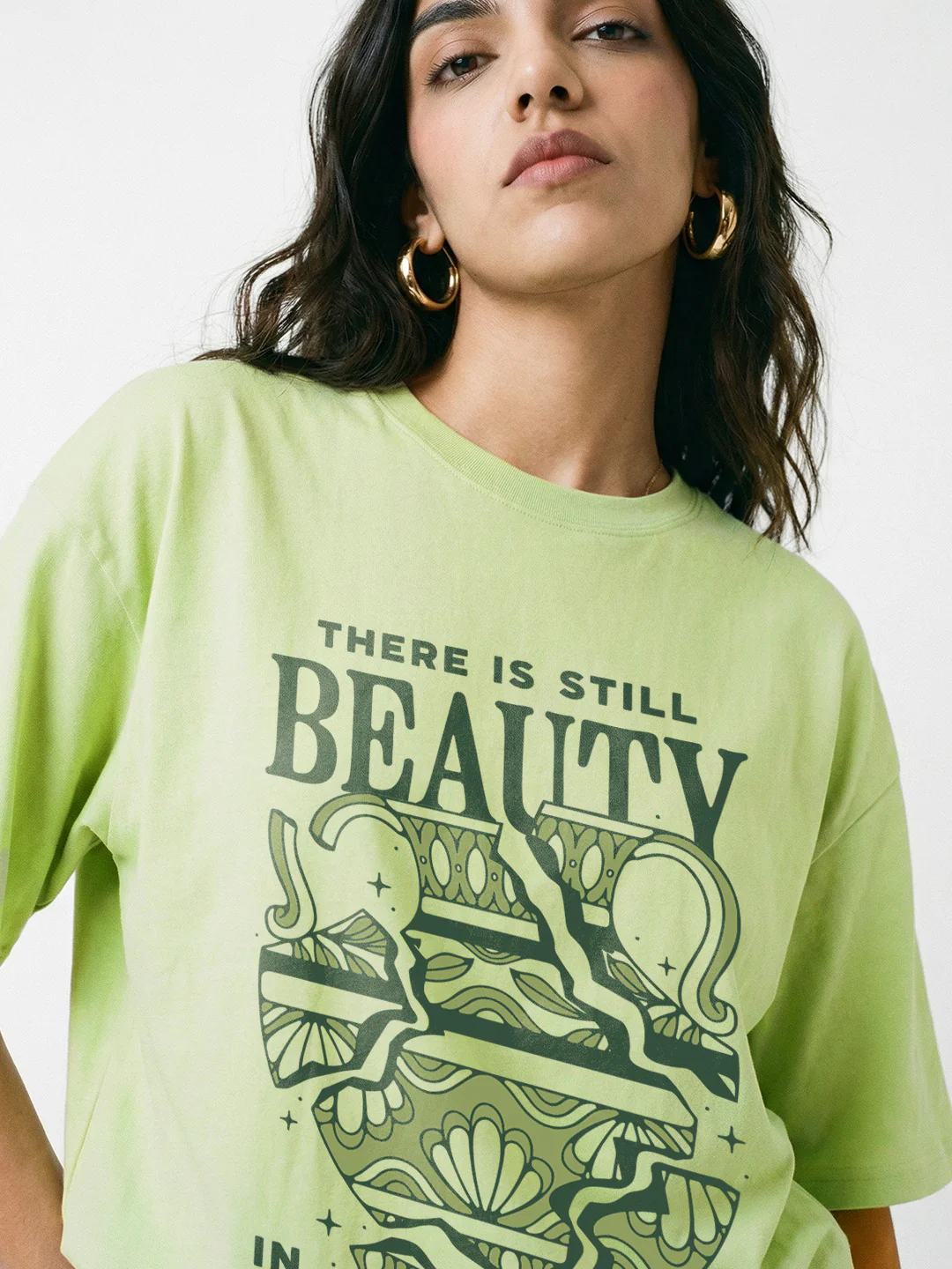 Beauty in the Broken Women's Oversized T-Shirt - Pista Green - Image 4