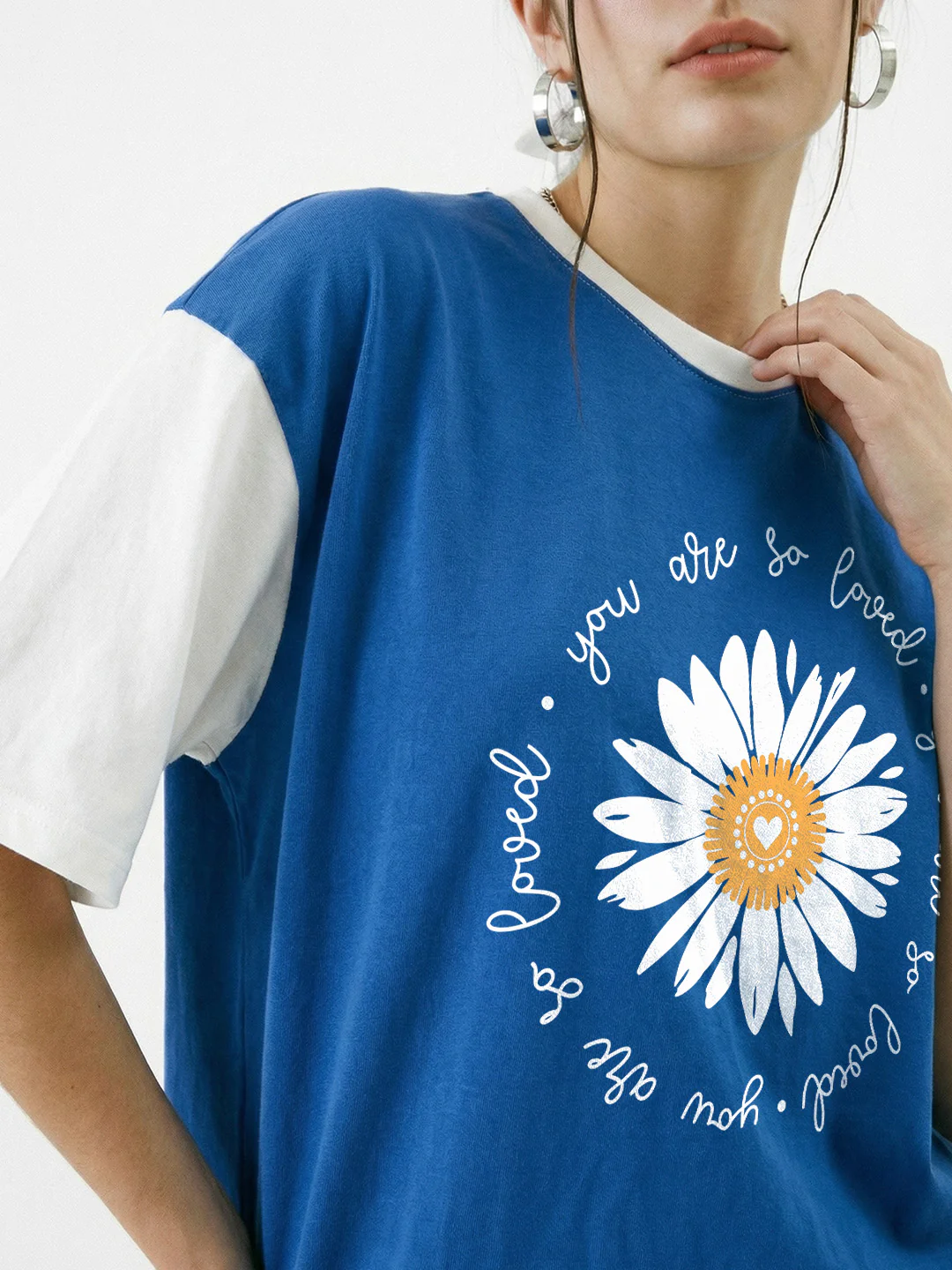 You are Loved Women's Oversized T-Shirt - White/Royal Blue - Image 4